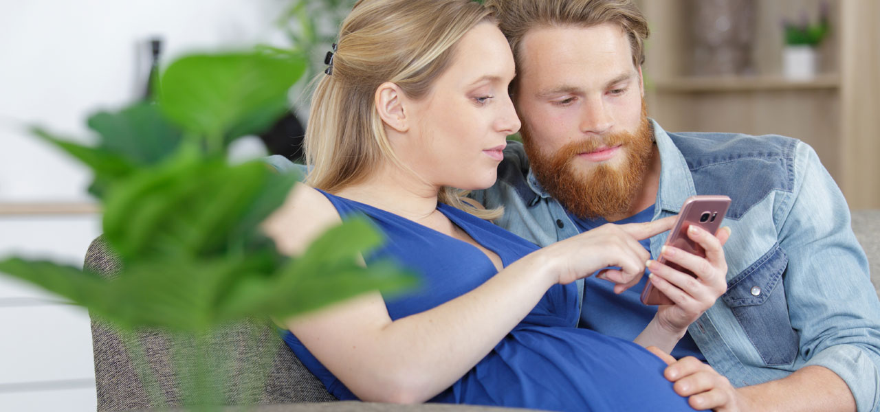 Abbildung zeit Nicole und Toni © AdobeStock: auremar